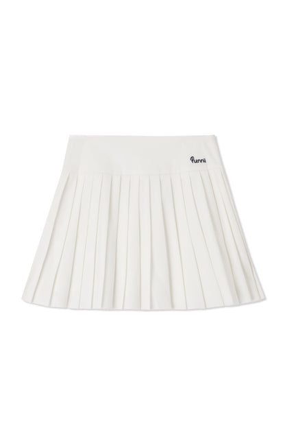 pleated skirt