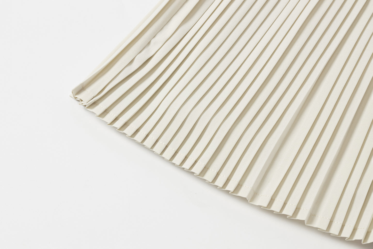 Pleated mini-skirt (beige)