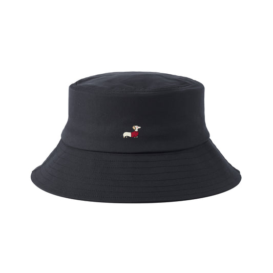 Black bucket hat